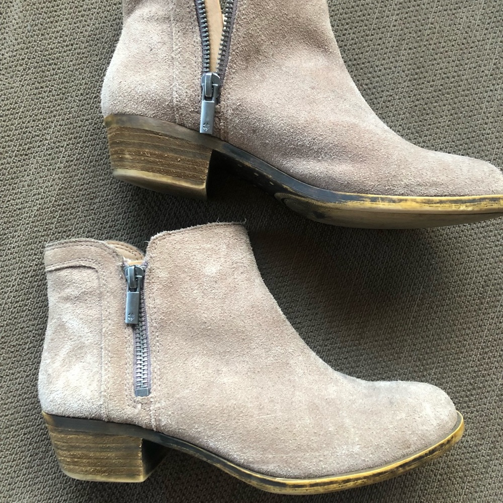 Lucky brand suede distressed booties!
